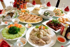 Mộng thấy ăn tiệc chốt số nào